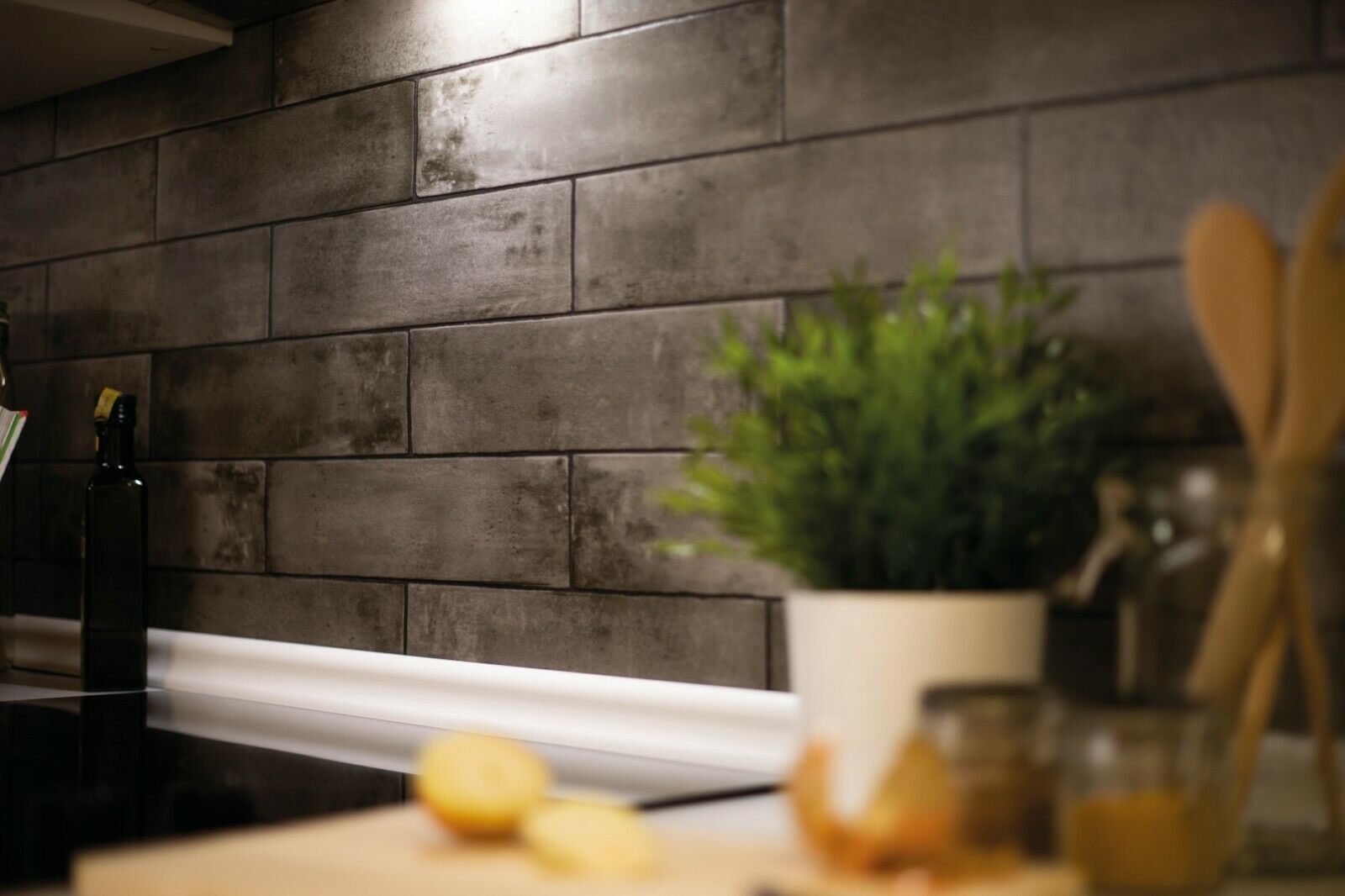 Contour Green Tile effect Tile Smooth Wallpaper | DIY at B&Q